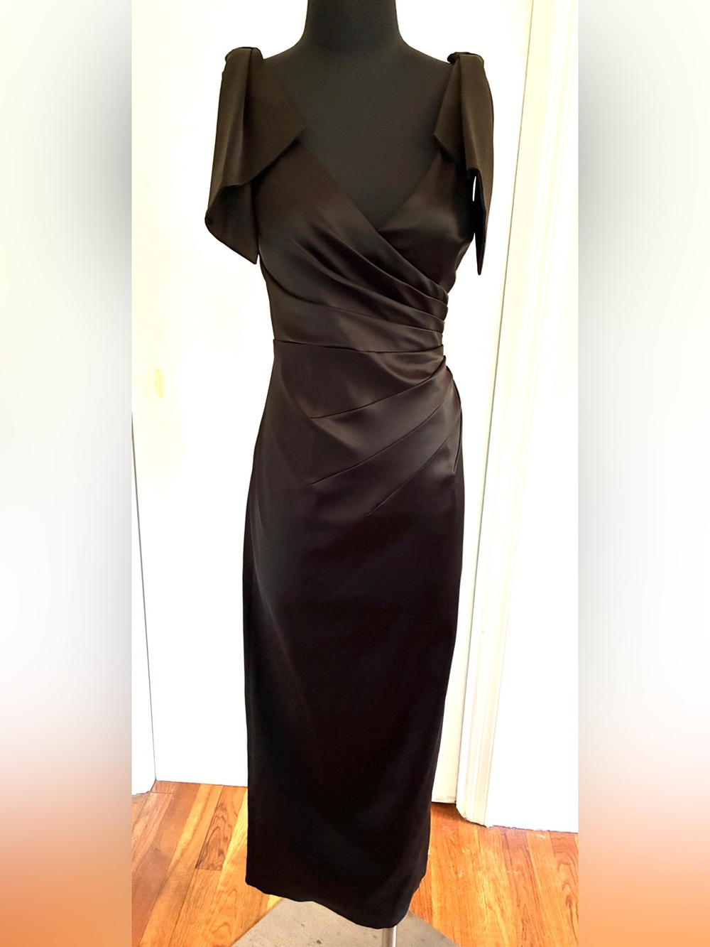 Karen Millen Black Satin Maxi Dress size 6 US - Picture 1 of 9